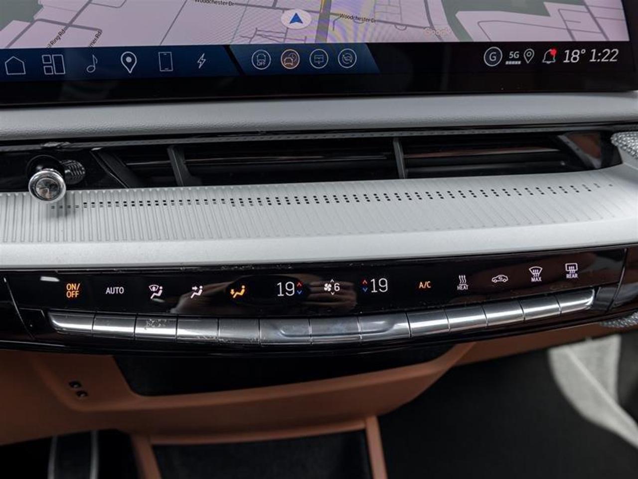 2026 Cadillac OPTIQ Premium Luxury 4dr Photo