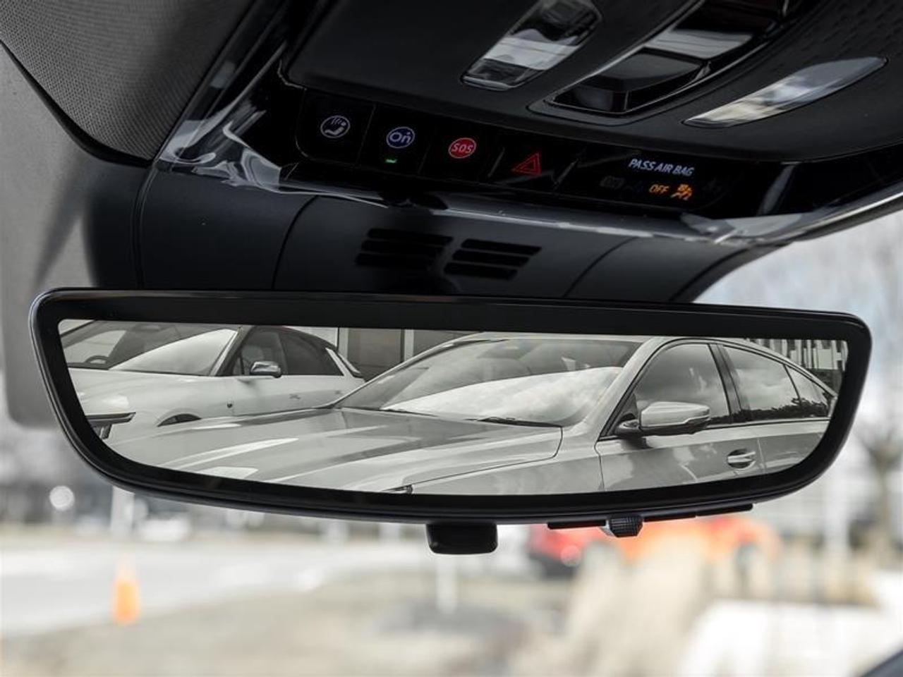 2026 Cadillac OPTIQ Premium Luxury 4dr Photo