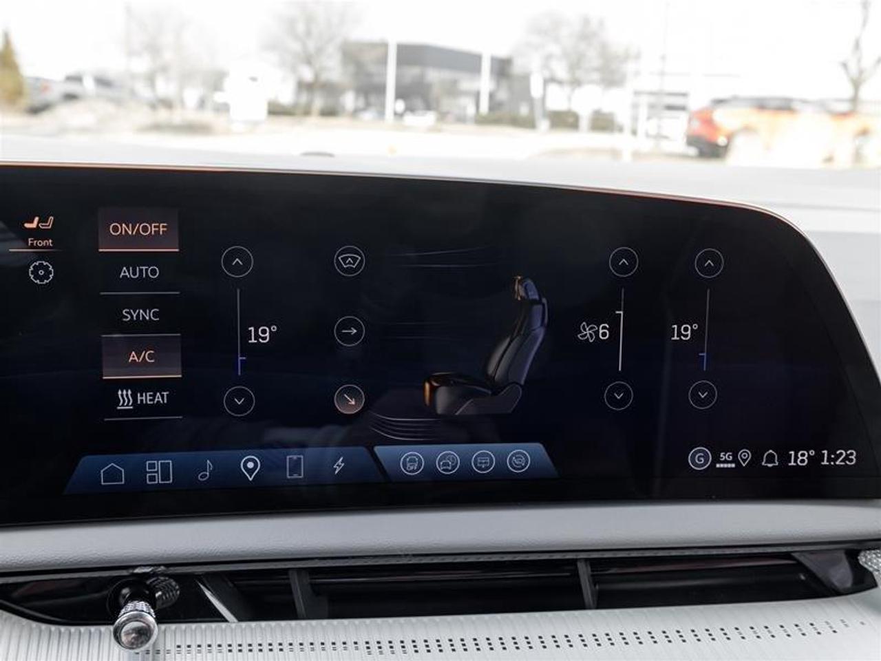 2026 Cadillac OPTIQ Premium Luxury 4dr Photo