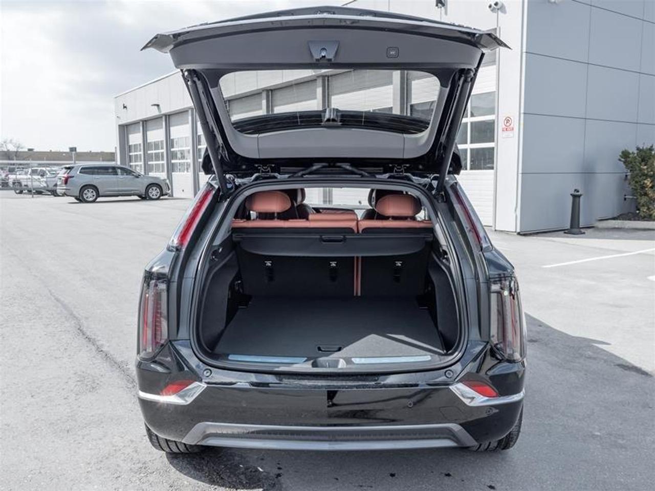 2026 Cadillac OPTIQ Premium Luxury 4dr Photo