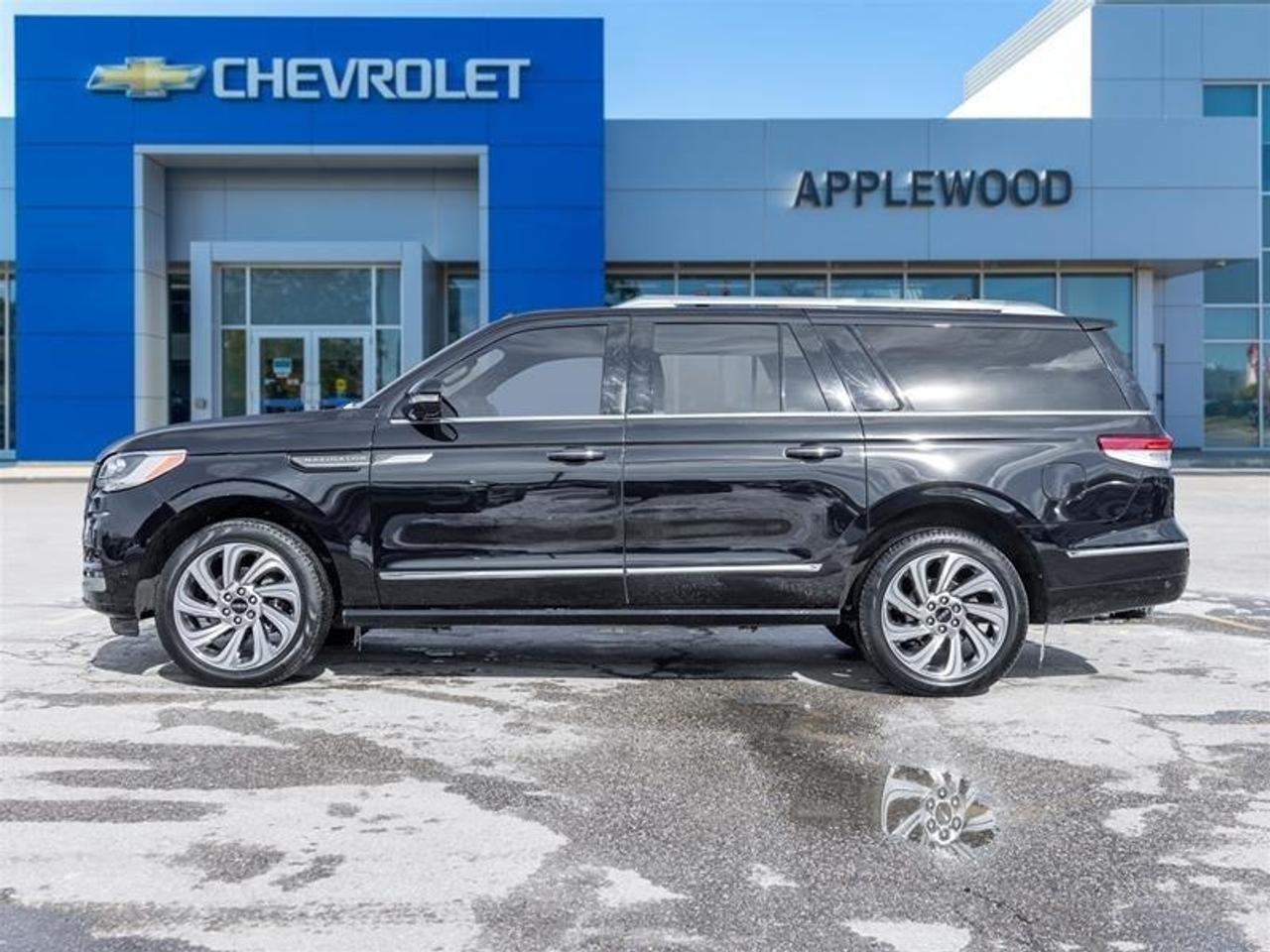 2024 Lincoln Navigator L Reserve 4dr 4x4 Photo3