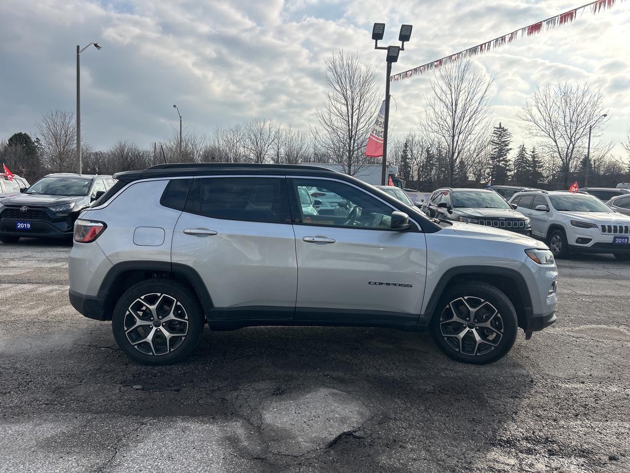 2025 Jeep Compass Limited 4x4 w/Panoramic Sunroof, Alpine Sound Photo