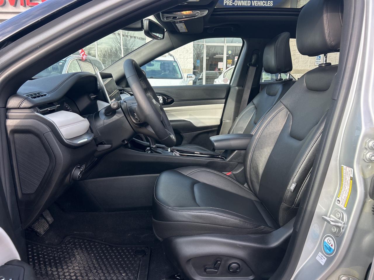 2025 Jeep Compass Limited 4x4 w/Panoramic Sunroof, Alpine Sound Photo