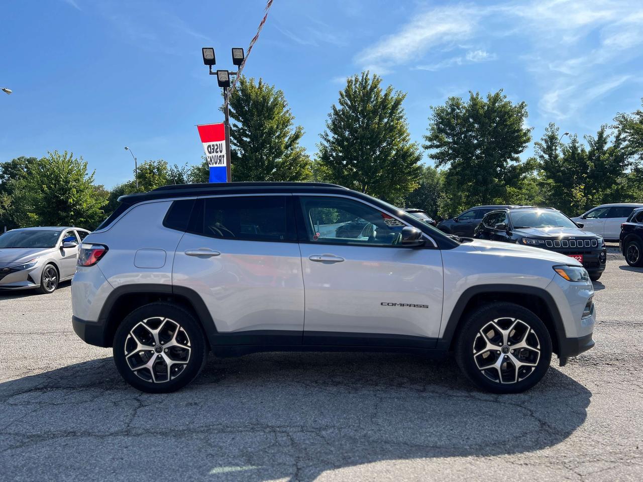 2025 Jeep Compass Limited 4x4 w/Panoramic Sunroof, Alpine Sound Photo