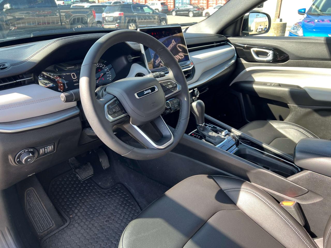 2025 Jeep Compass Limited 4x4 w/Panoramic Sunroof, Alpine Sound Photo