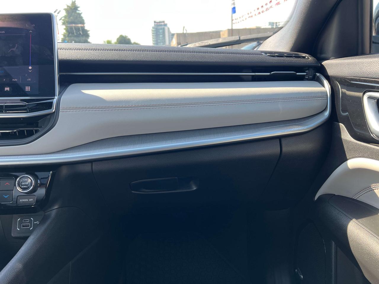 2025 Jeep Compass Limited 4x4 w/Panoramic Sunroof, Alpine Sound Photo