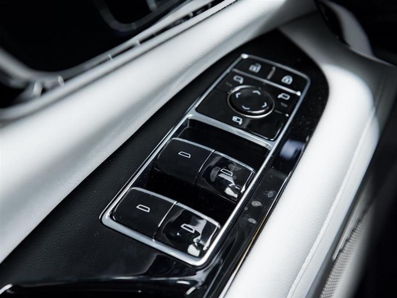 2026 Cadillac OPTIQ Luxury 4dr Photo