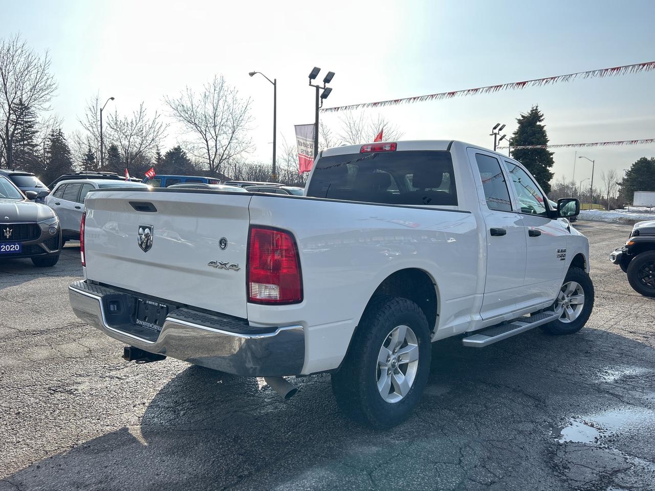 2022 RAM 1500 Classic Tradesman 4x4 Quad Cab 6'4  Box Photo4