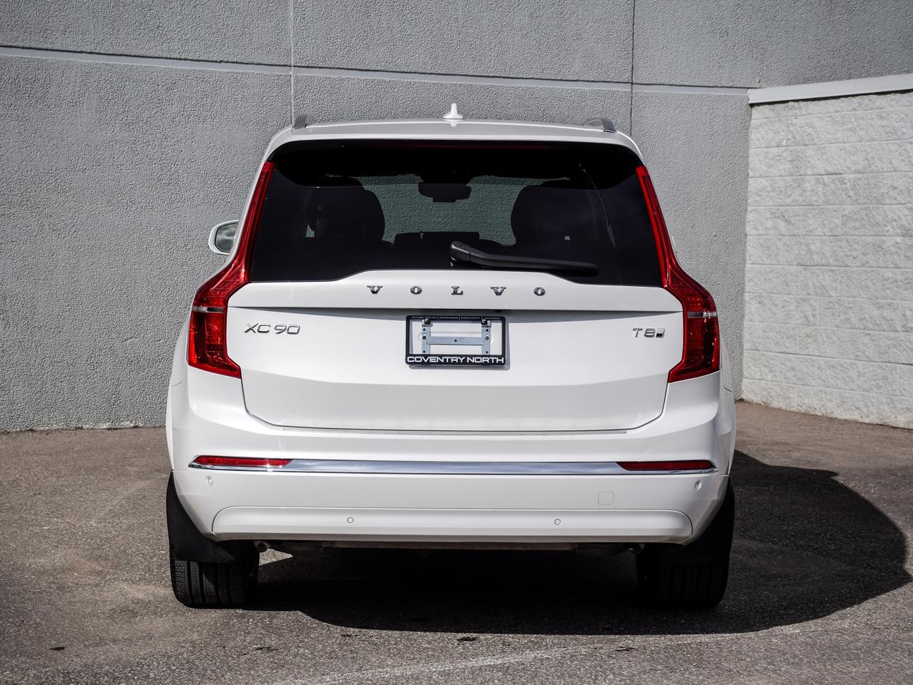 2025 Volvo XC90 Plug-In Hybrid T8 AWD Ultra Bright Theme 7-Seater Photo4