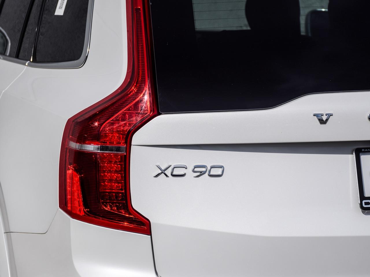 2025 Volvo XC90 Plug-In Hybrid T8 AWD Ultra Bright Theme 7-Seater Photo