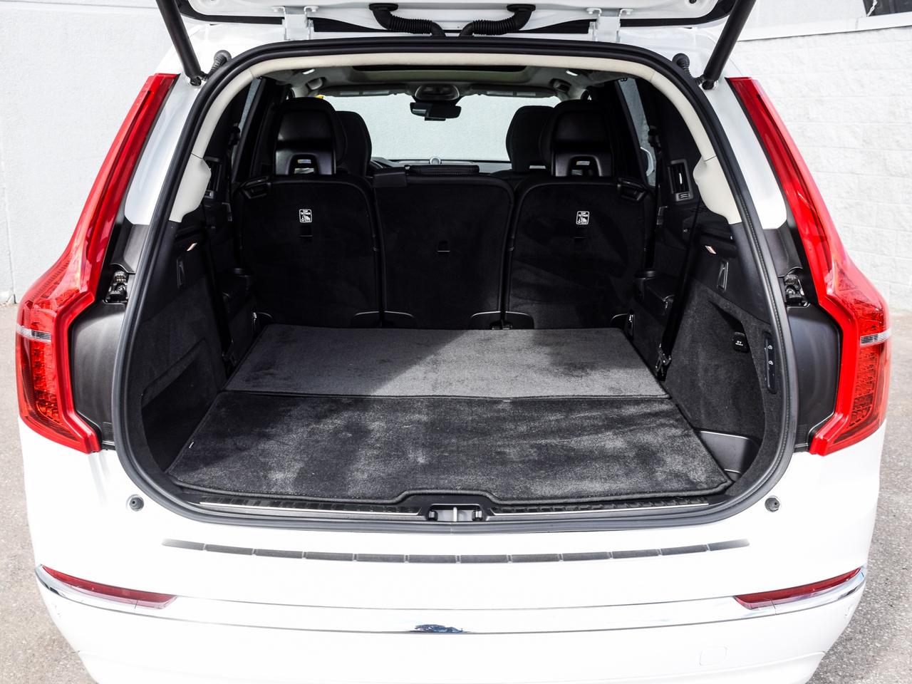 2025 Volvo XC90 Plug-In Hybrid T8 AWD Ultra Bright Theme 7-Seater Photo