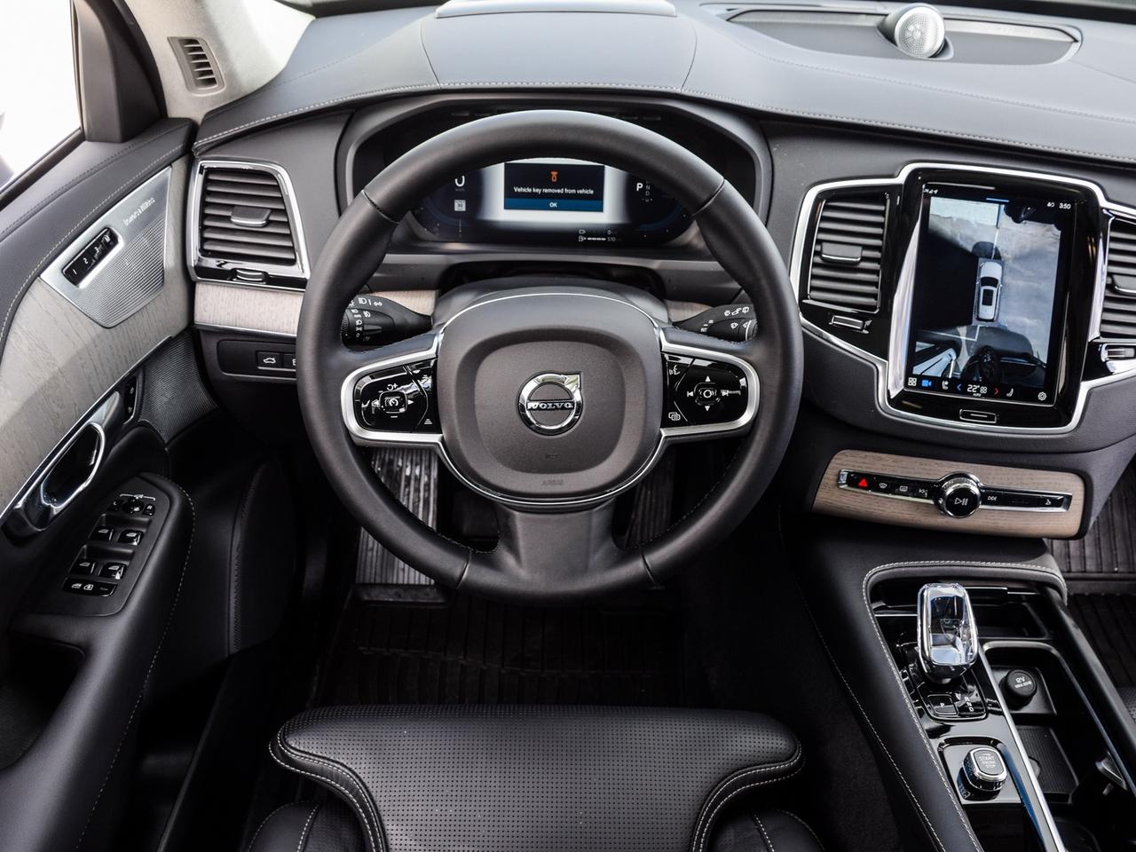 2025 Volvo XC90 Plug-In Hybrid T8 AWD Ultra Bright Theme 7-Seater Photo