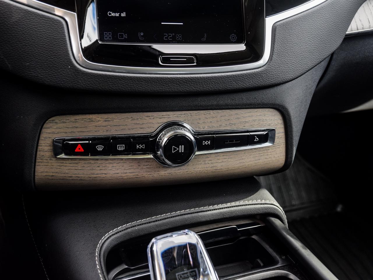 2025 Volvo XC90 Plug-In Hybrid T8 AWD Ultra Bright Theme 7-Seater Photo