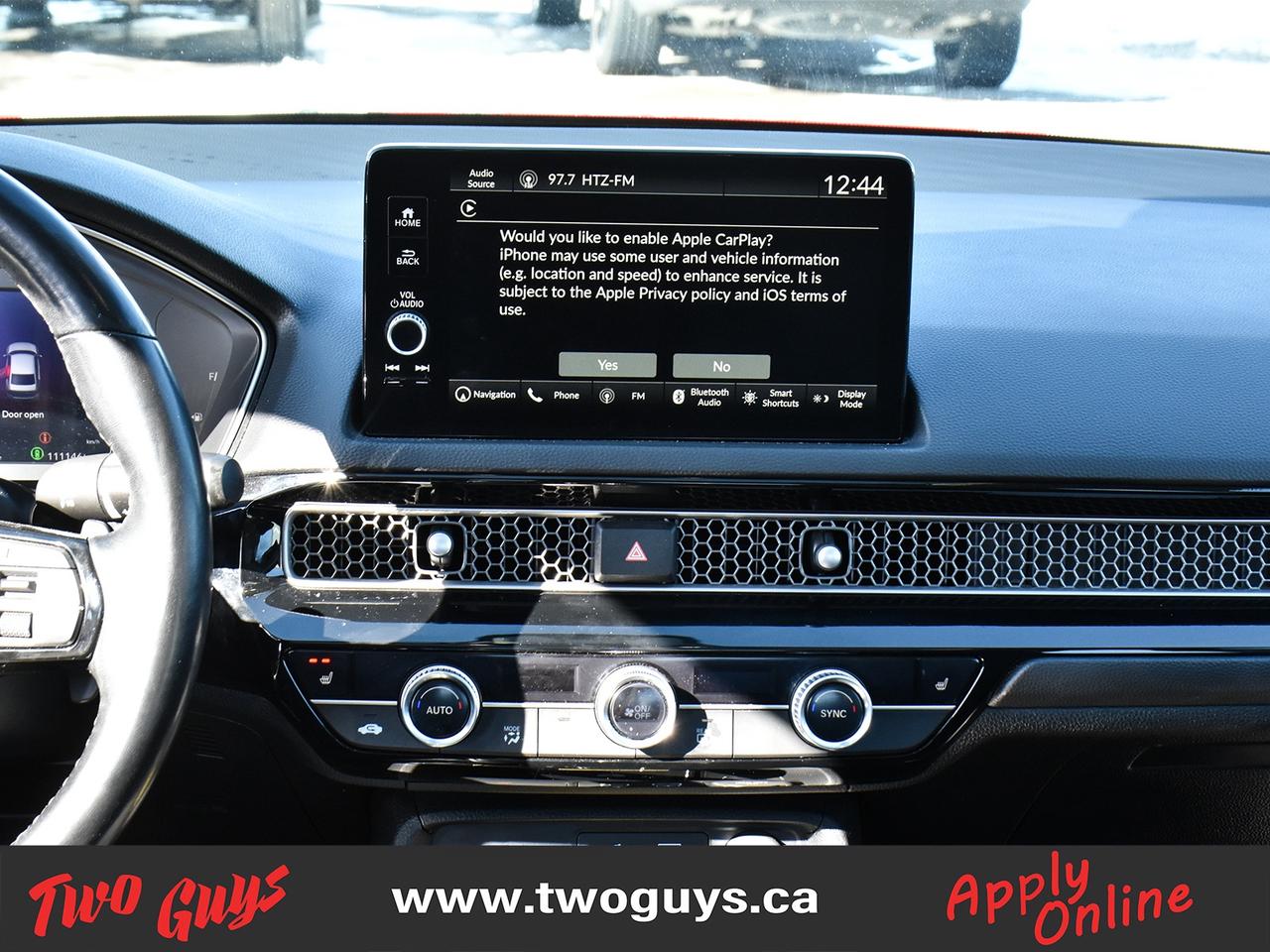 2022 Honda Civic Sedan Touring CVT Leather Sunroof Back Up Camera Photo