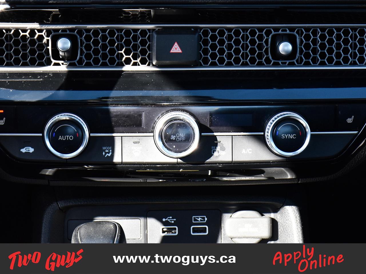 2022 Honda Civic Sedan Touring CVT Leather Sunroof Back Up Camera Photo