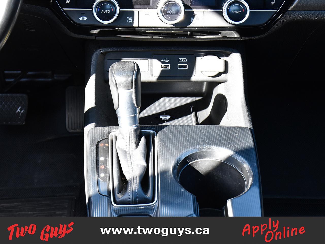 2022 Honda Civic Sedan Touring CVT Leather Sunroof Back Up Camera Photo