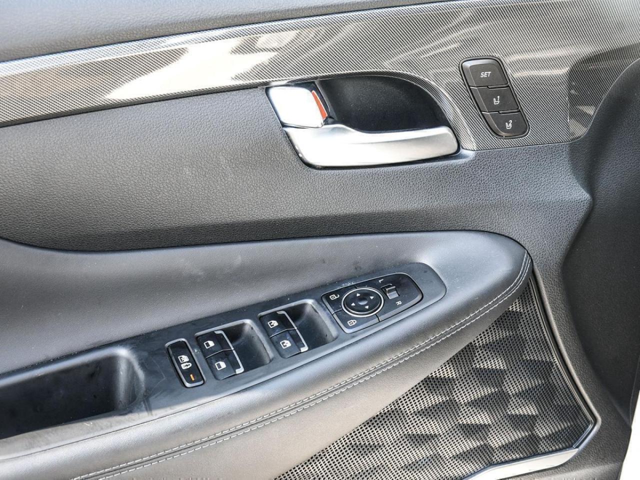 2022 Hyundai Santa Fe Hybrid Luxury Photo