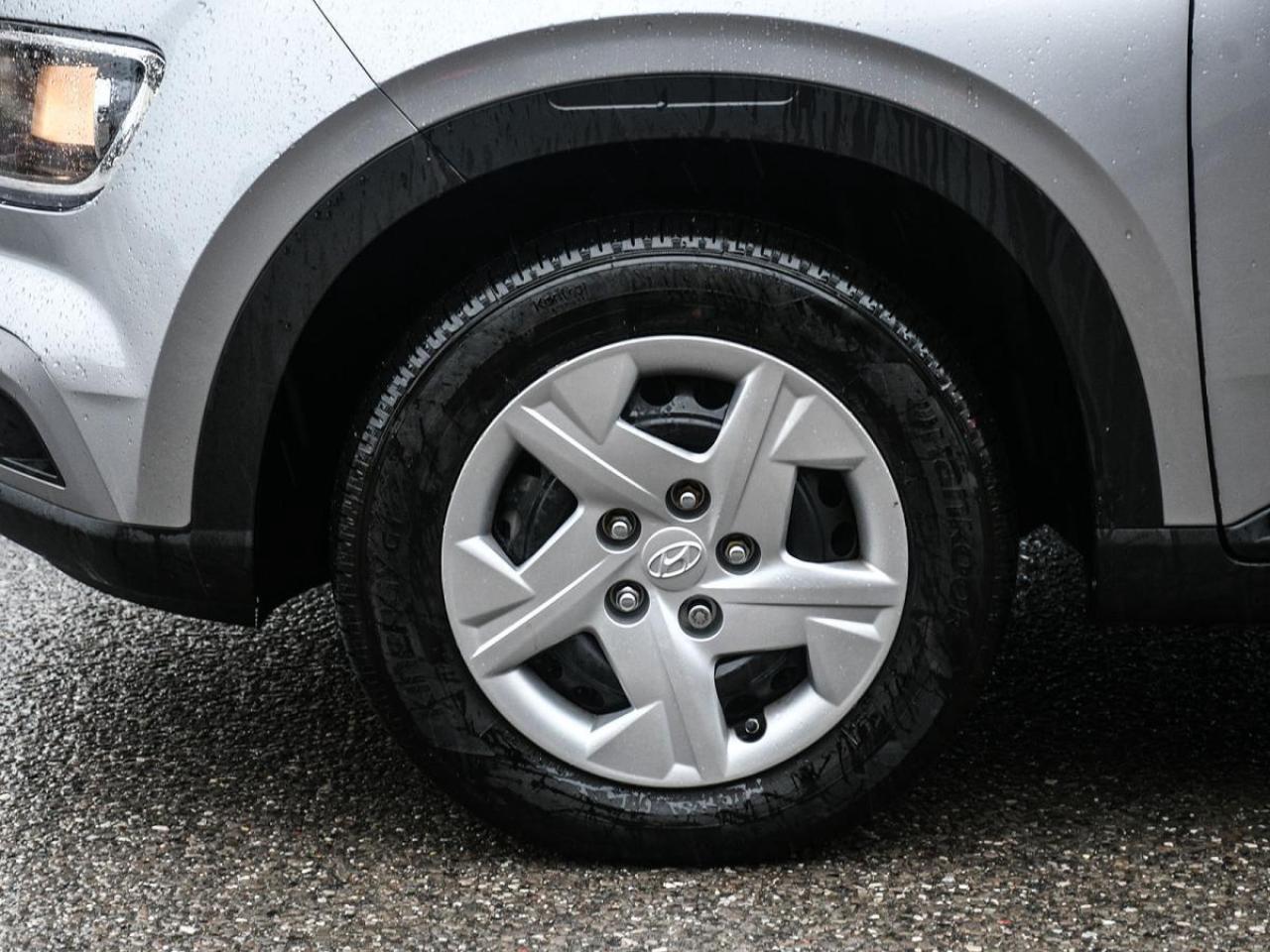 2024 Hyundai Venue Essential IVT Photo