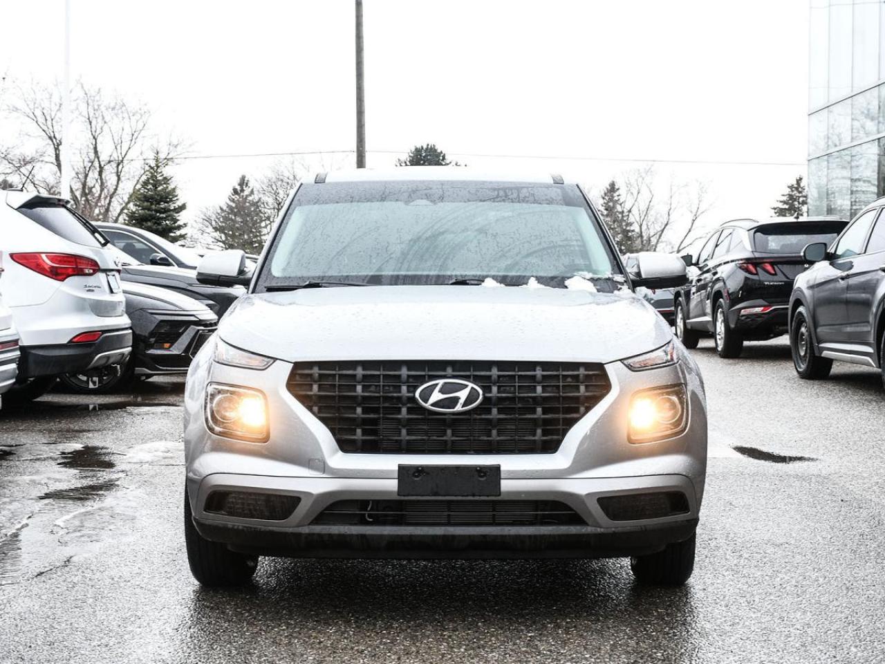 2024 Hyundai Venue Essential IVT Photo2