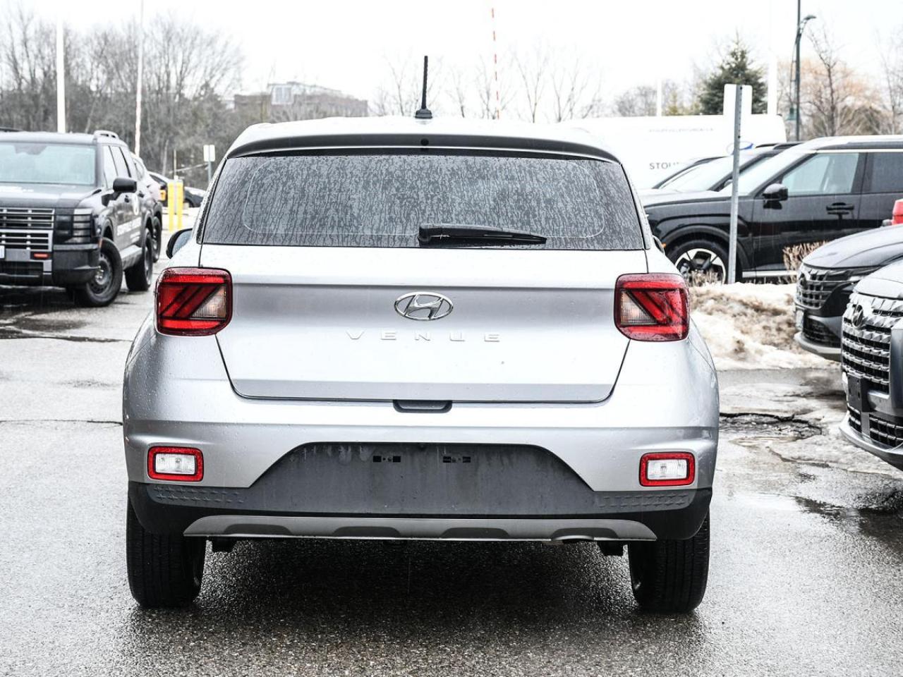 2024 Hyundai Venue Essential IVT Photo