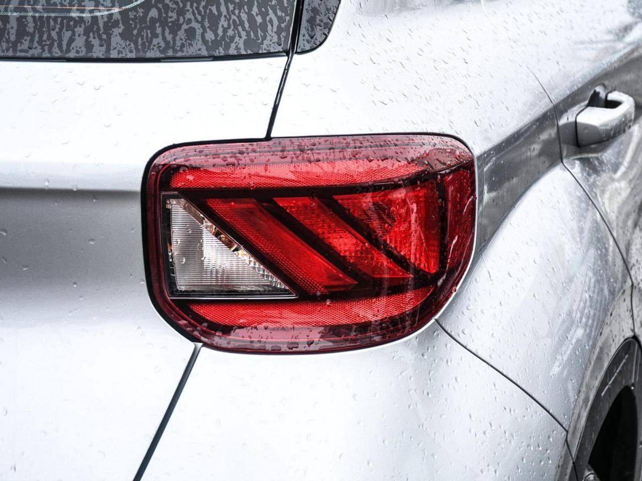 2024 Hyundai Venue Essential IVT Photo