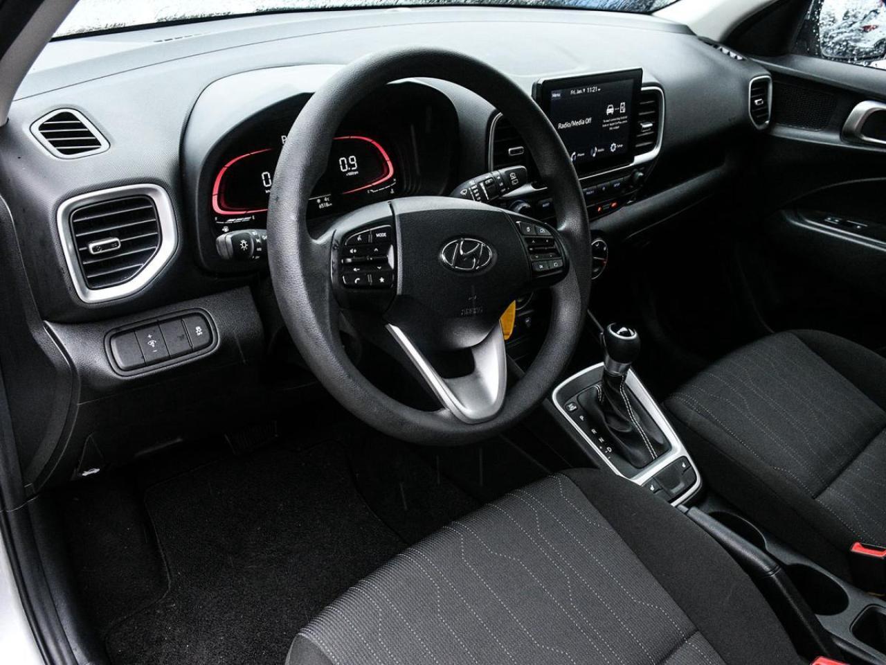 2024 Hyundai Venue Essential IVT Photo