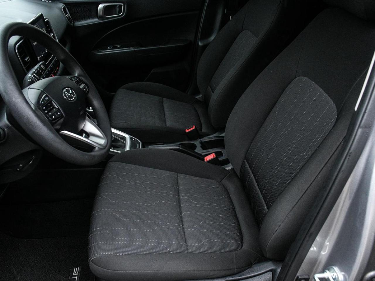 2024 Hyundai Venue Essential IVT Photo