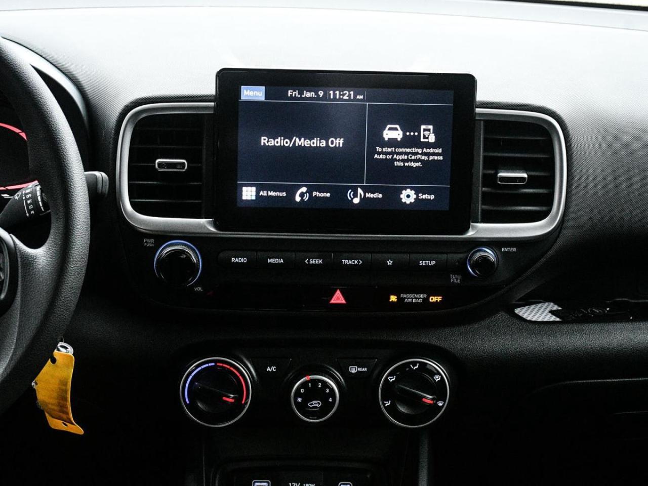 2024 Hyundai Venue Essential IVT Photo