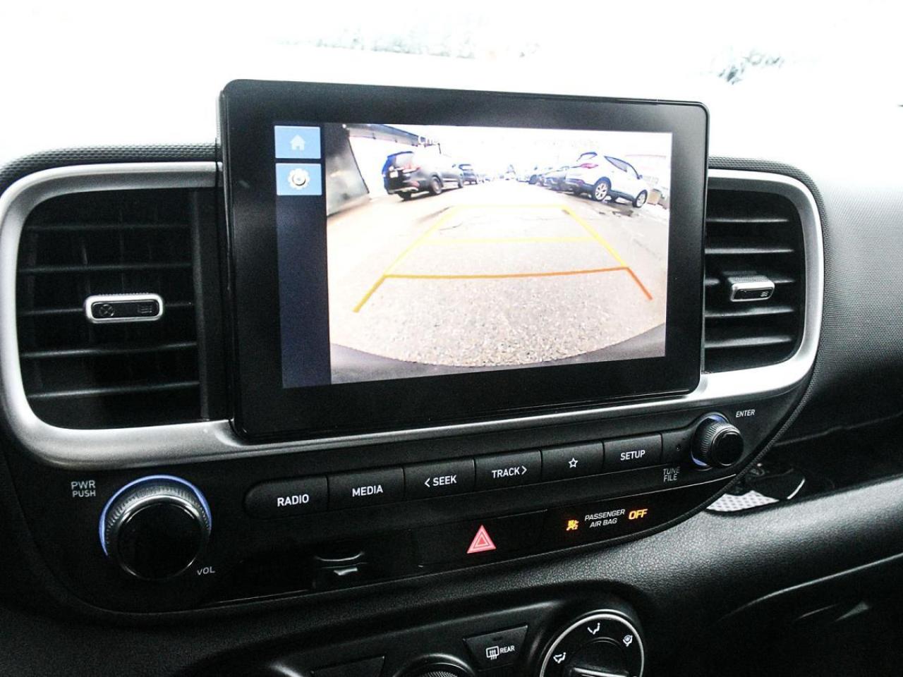 2024 Hyundai Venue Essential IVT Photo