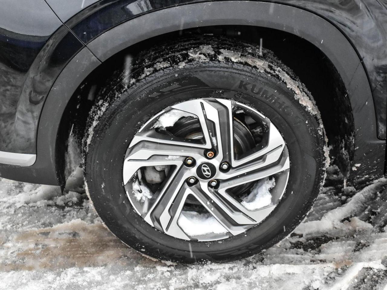 2022 Hyundai Santa Fe Essential AWD 2.5L Photo3