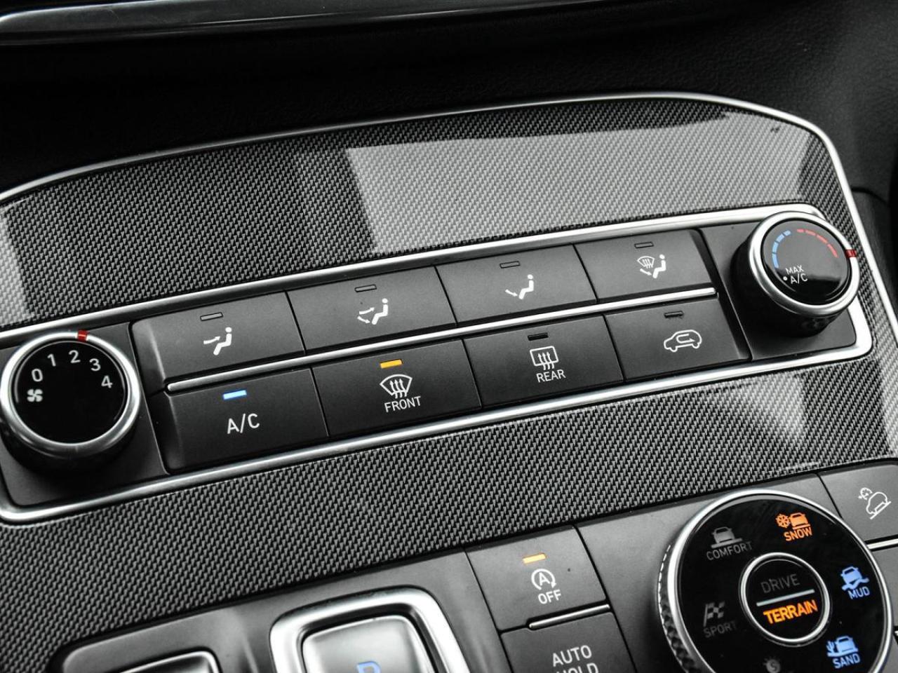 2022 Hyundai Santa Fe Essential AWD 2.5L Photo