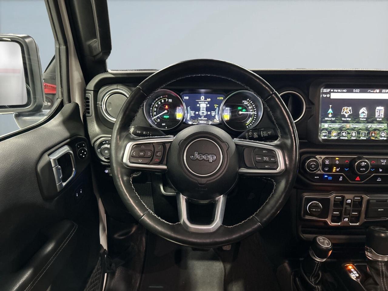 2021 Jeep WRANGLER UNLIMITED Unlimited Sahara 4XE / AWD / Leather / NAV / Soft Photo