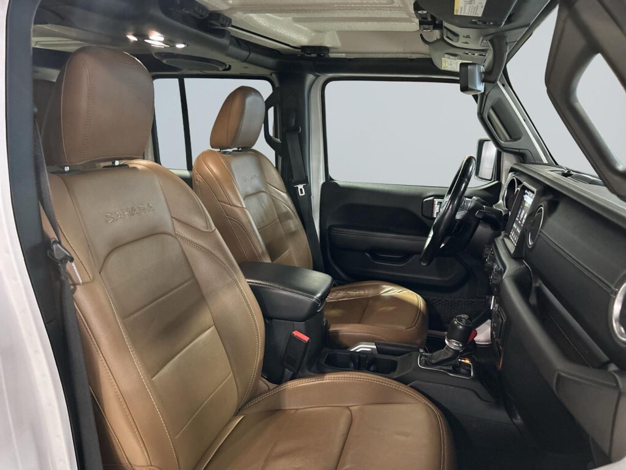 2021 Jeep WRANGLER UNLIMITED Unlimited Sahara 4XE / AWD / Leather / NAV / Soft Photo