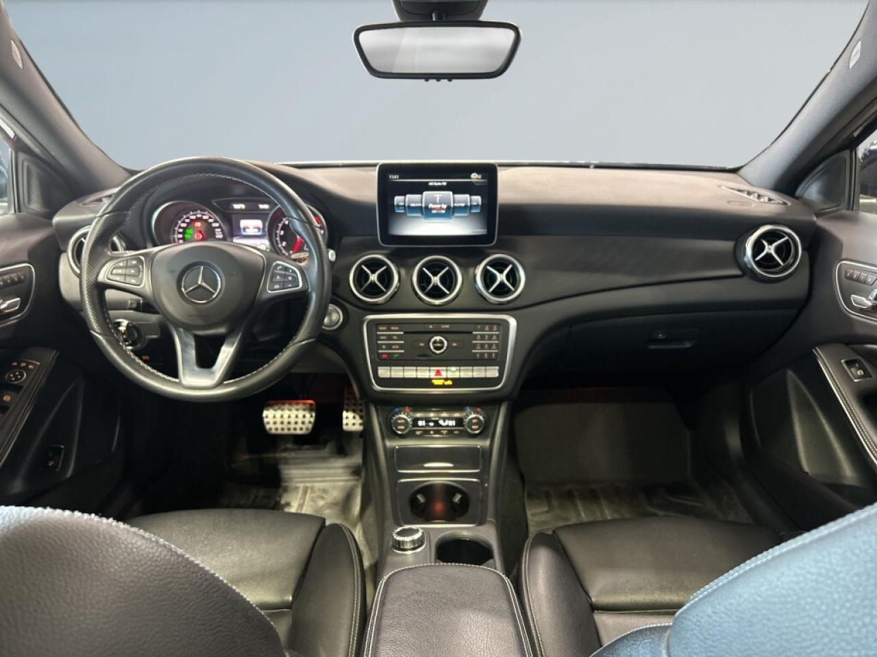 2018 Mercedes-Benz GLA250 GLA 250  4MATIC/AMG Pkg/NAVI/Sunroof/Leather/Clean Photo