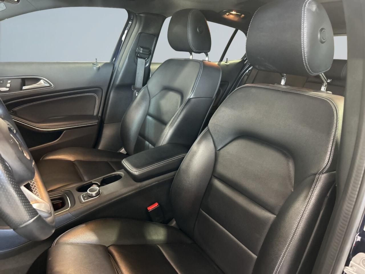 2018 Mercedes-Benz GLA250 GLA 250  4MATIC/AMG Pkg/NAVI/Sunroof/Leather/Clean Photo