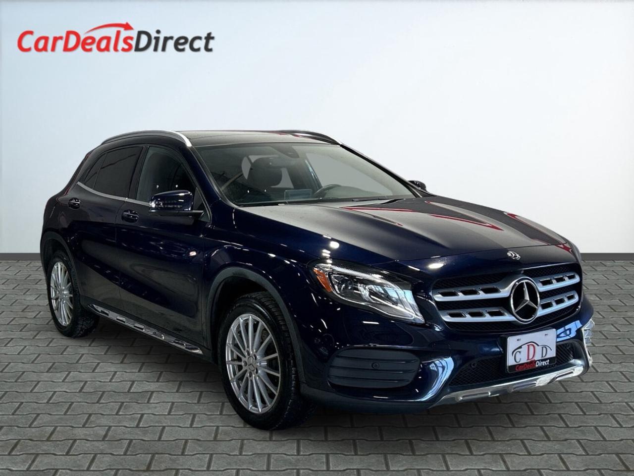 2018 Mercedes-Benz GLA250 4MATIC AMG Pkg / NAV / Sunroof / Leather / Clean Photo0