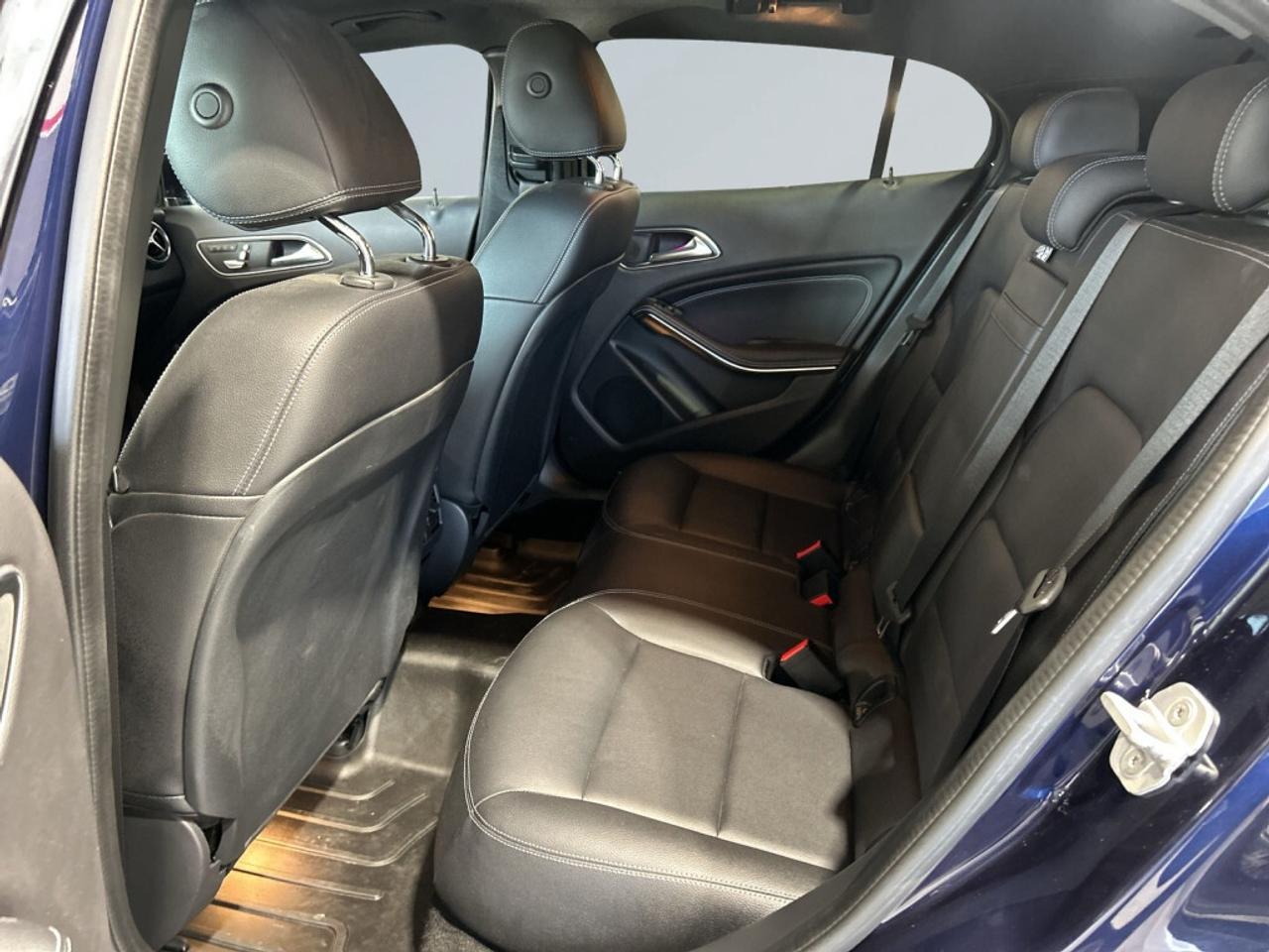 2018 Mercedes-Benz GLA250 4MATIC AMG Pkg / NAV / Sunroof / Leather / Clean Photo