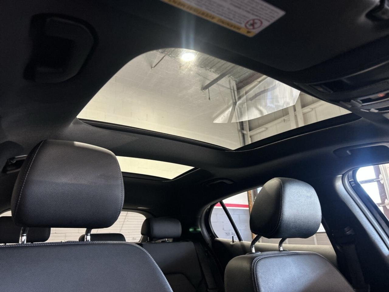 2018 Mercedes-Benz GLA250 4MATIC AMG Pkg / NAV / Sunroof / Leather / Clean Photo