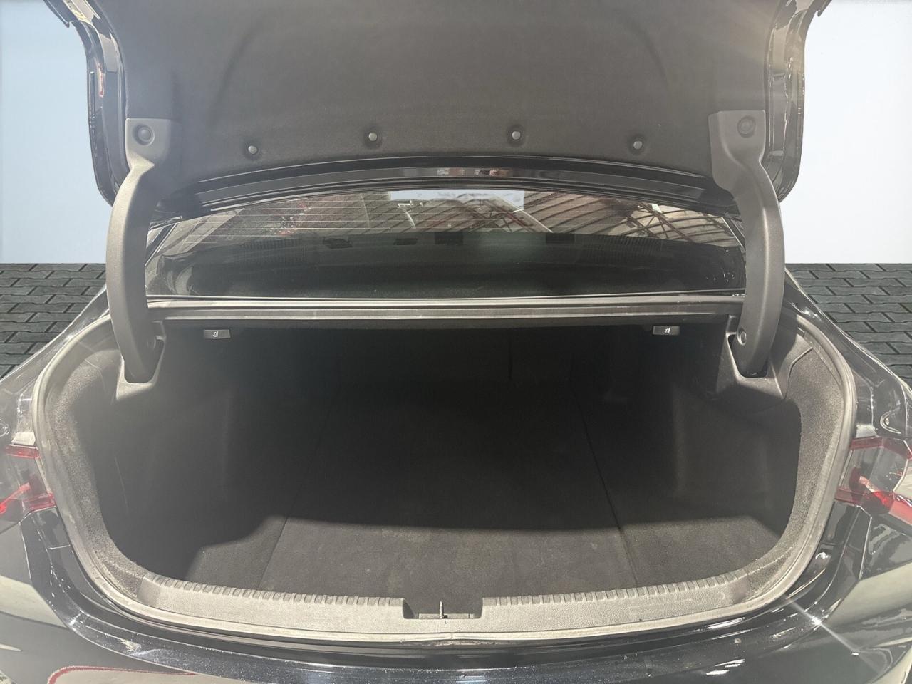 2022 Acura TLX A-Spec SH-AWD / Leather / Sunroof / Drive Assist / Photo