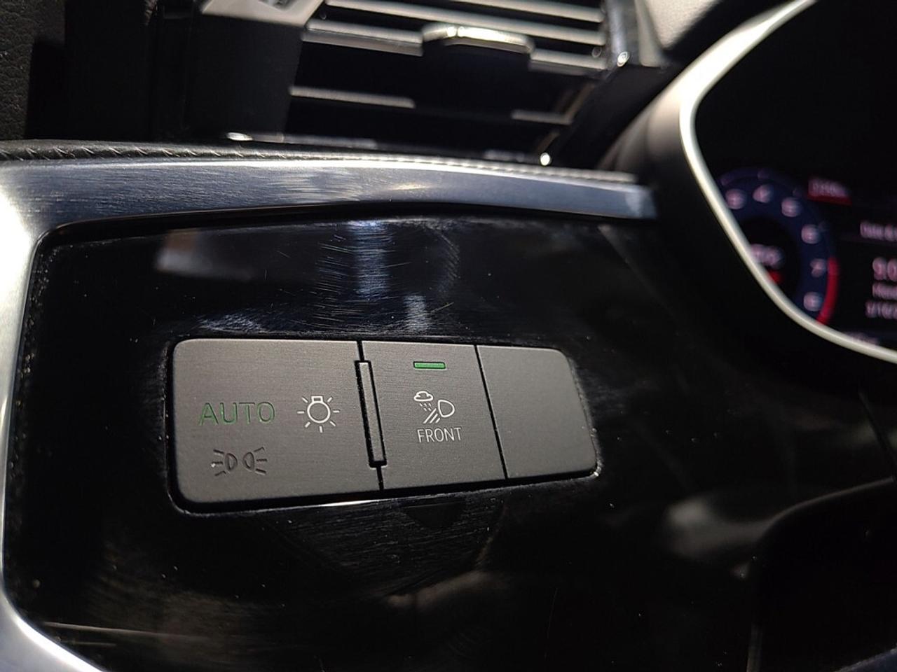 2021 Audi Q3 quattro S Line / NAV / Sunroof / Leather / CarPlay Photo