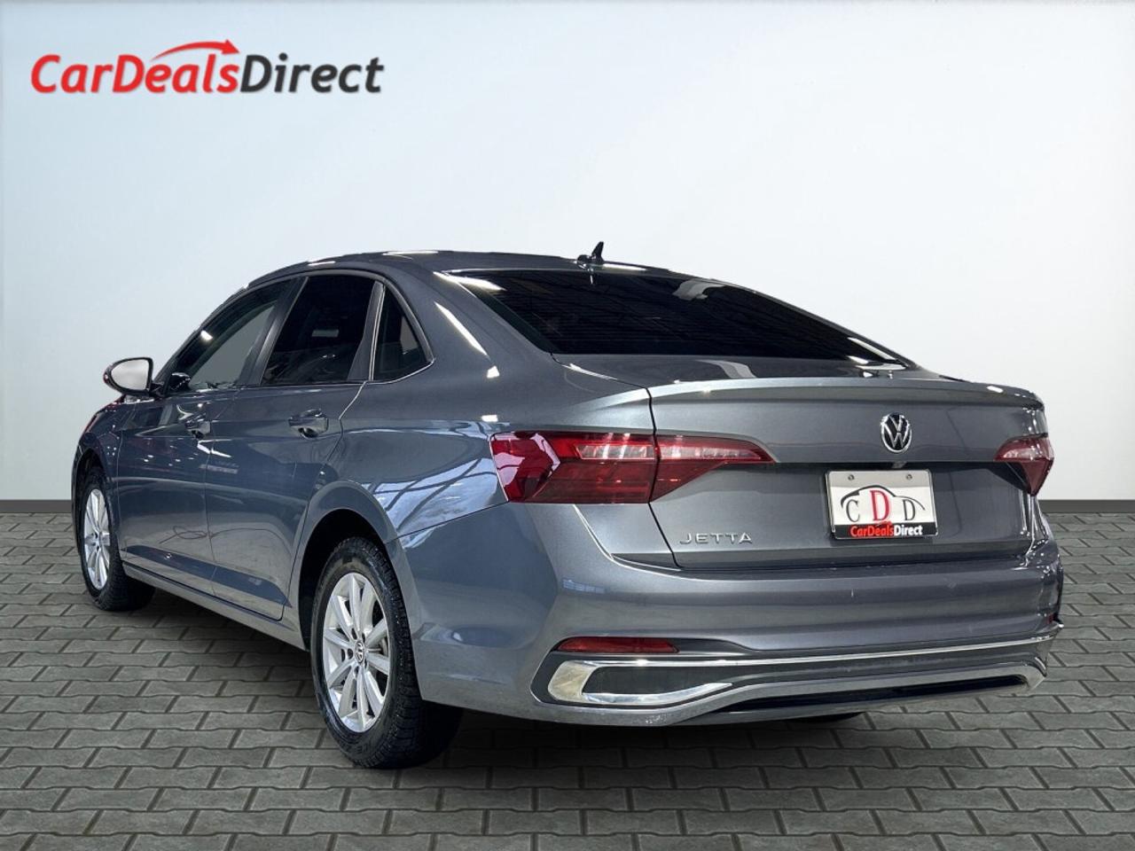 2022 Volkswagen Jetta Highline / Leather / Sunroof / NAV / Lane Keep Ass Photo