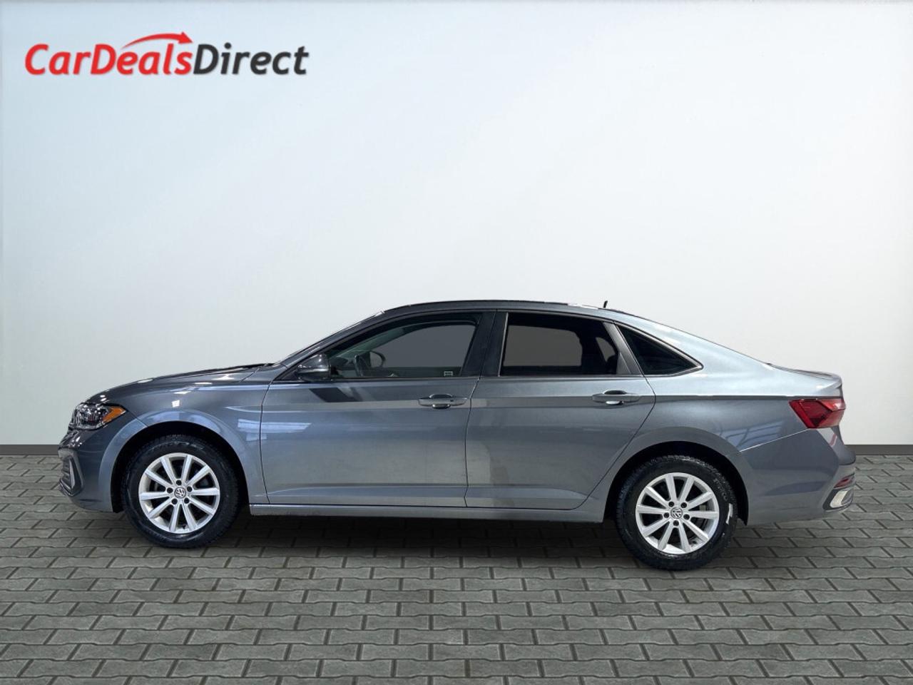 2022 Volkswagen Jetta Highline / Leather / Sunroof / NAV / Lane Keep Ass Photo