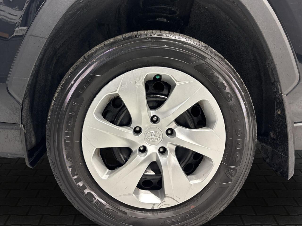 2022 Toyota RAV4 LE / Heated Seats / Lane Assist / Bluetooth / Back Photo