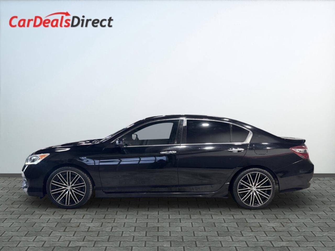 2017 Honda Accord Sedan Sport / Leather / NAVI / Sunroof / Backup Camera / Photo