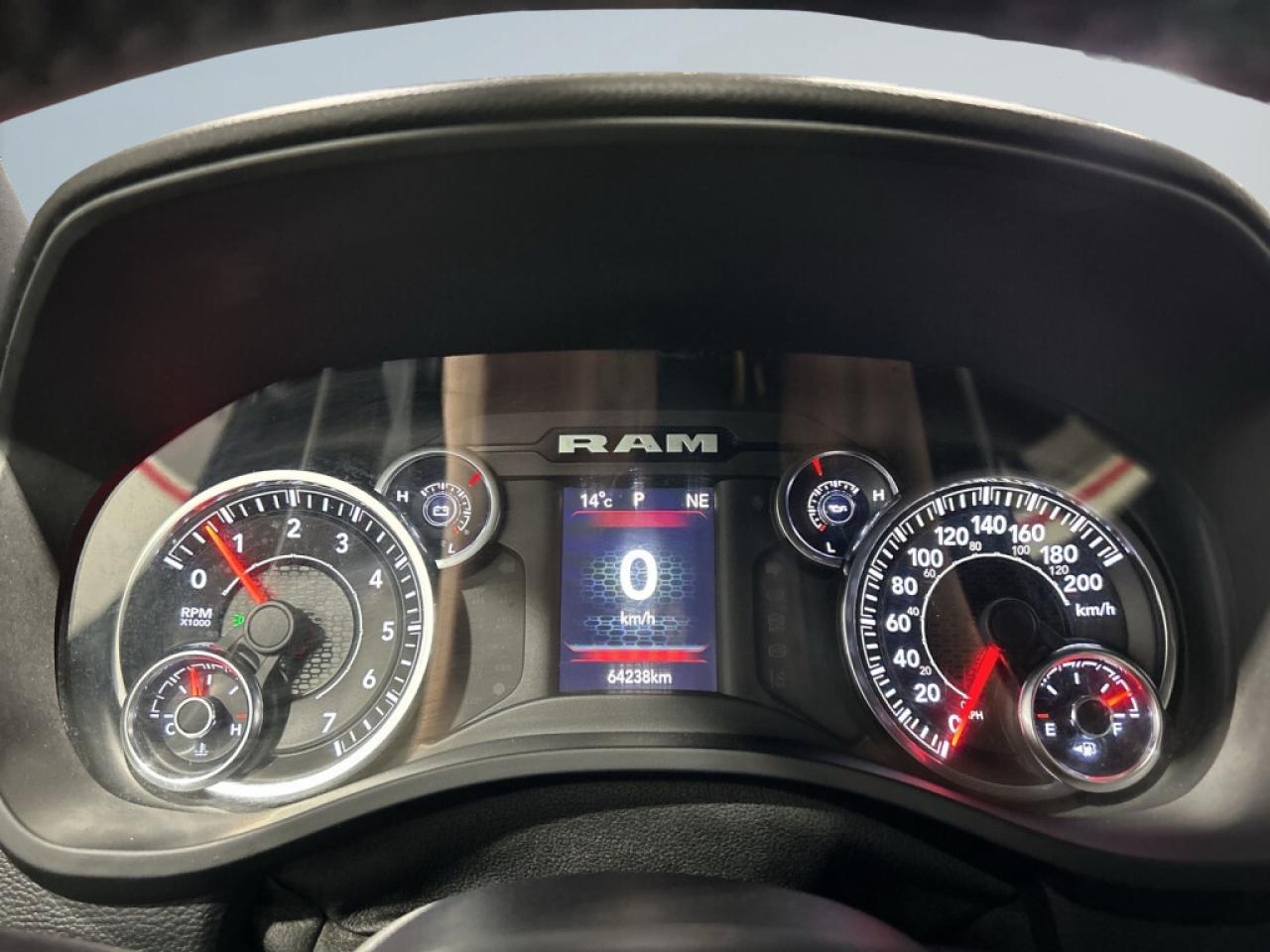 2022 RAM 1500 Big Horn HEMI 5.7L V8/4x4/Big Screen/ Android/Back Photo