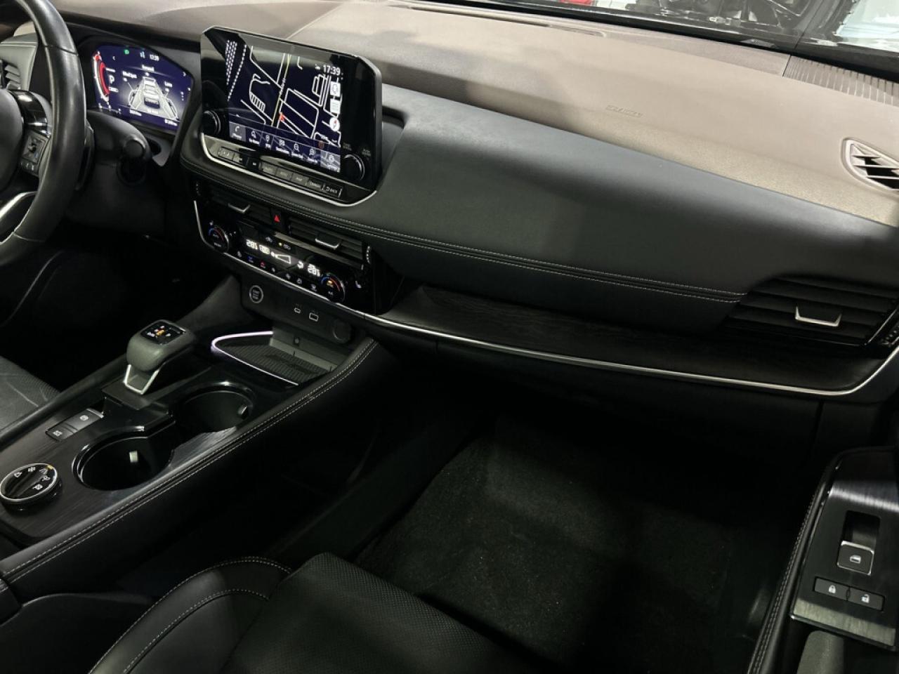 2021 Nissan Rogue Platinum AWD/ Drive Assist/NAVI/Sunroof/Leather/An Photo