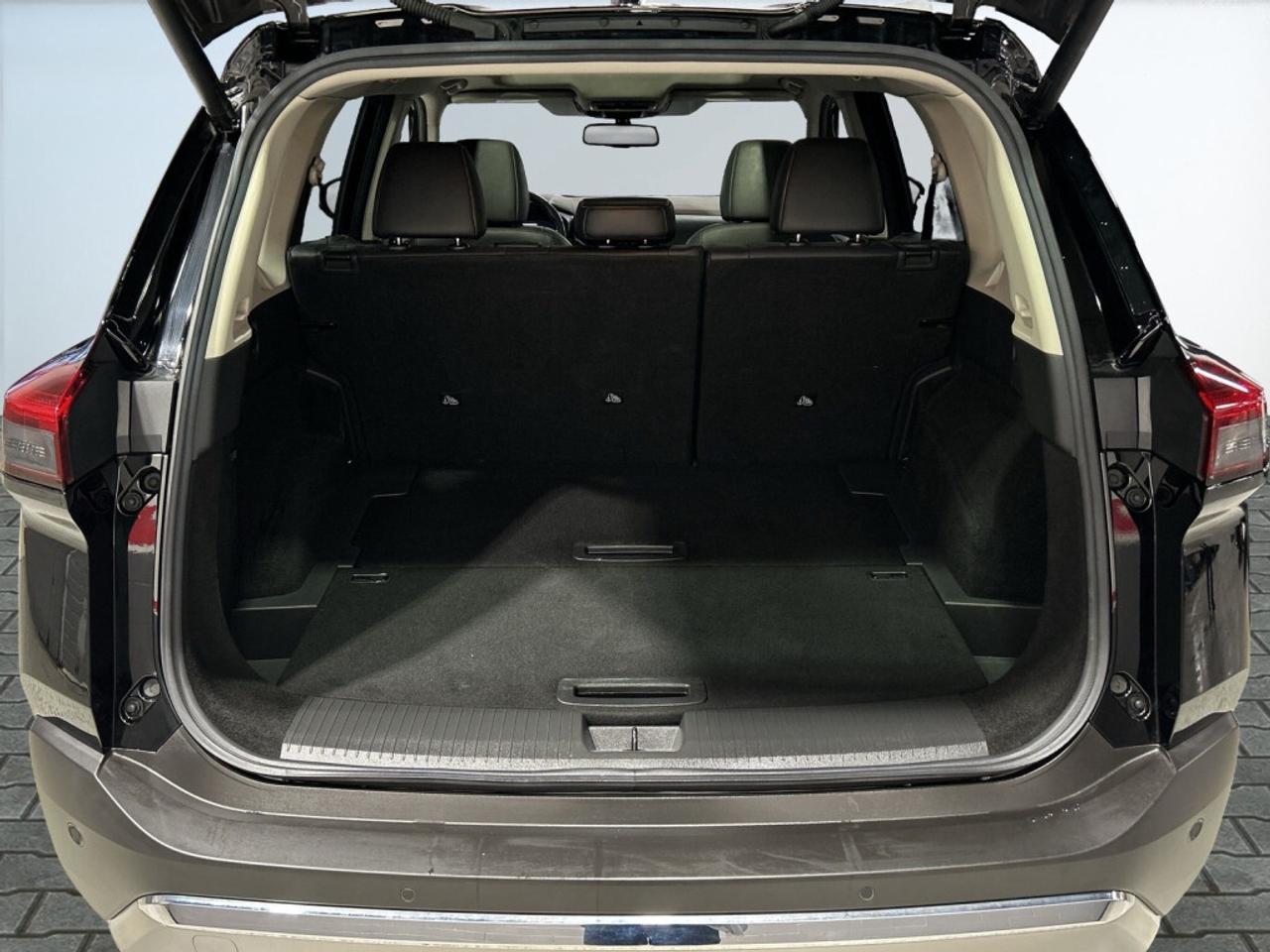 2021 Nissan Rogue Platinum AWD / Drive Assist / NAV / Sunroof / Leat Photo