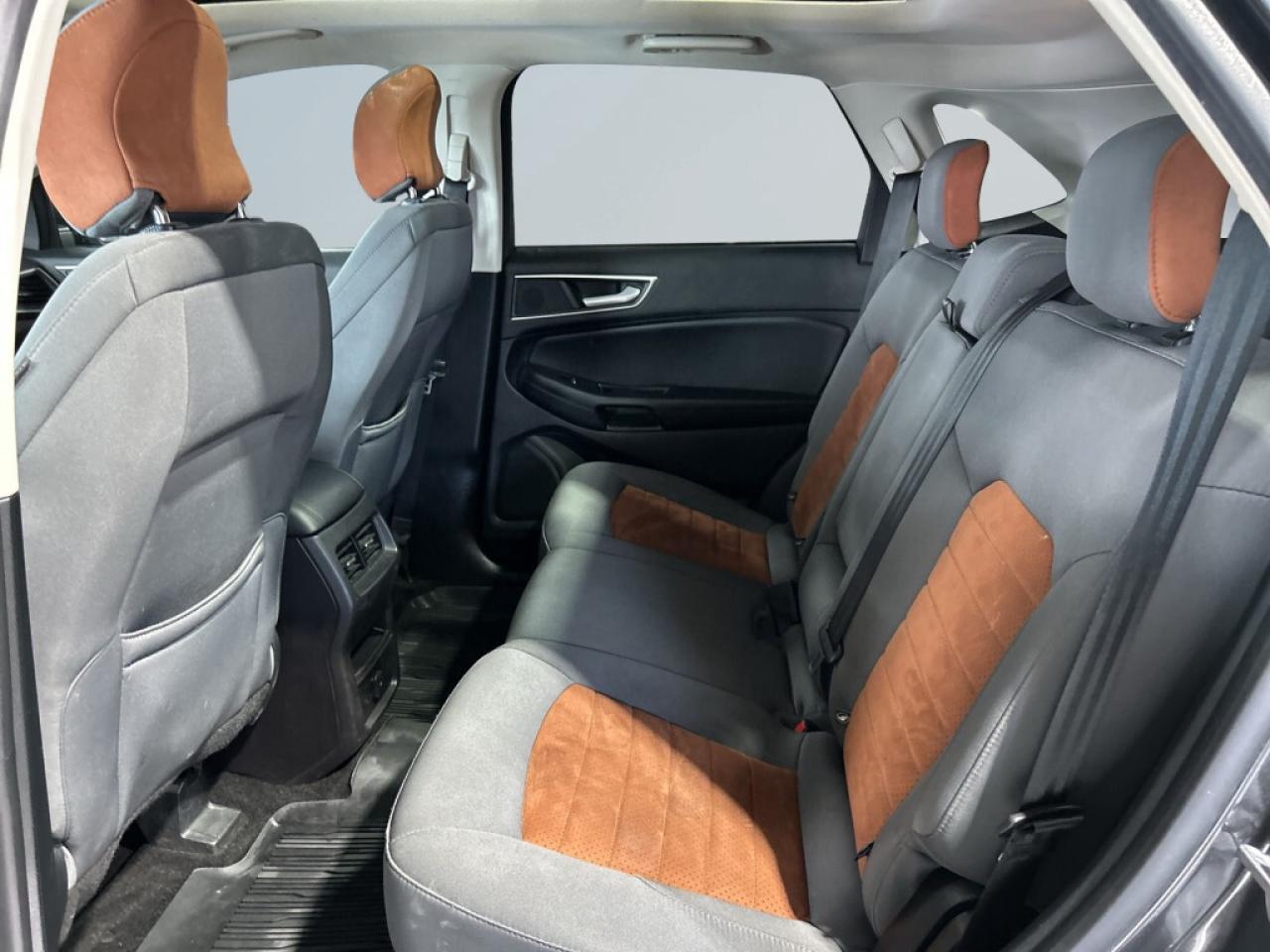 2018 Ford Edge SEL AWD/Leather/Sunroof/NAVI/Back Up Cam/Android C Photo