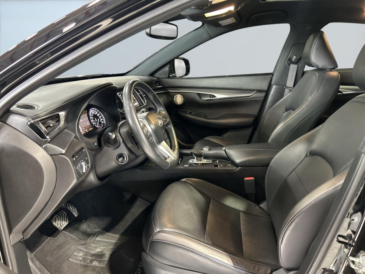 2022 Infiniti QX55 ESSENTIAL AWD/Leather/Sunroof/NAVI/Drive Assist/Cl Photo