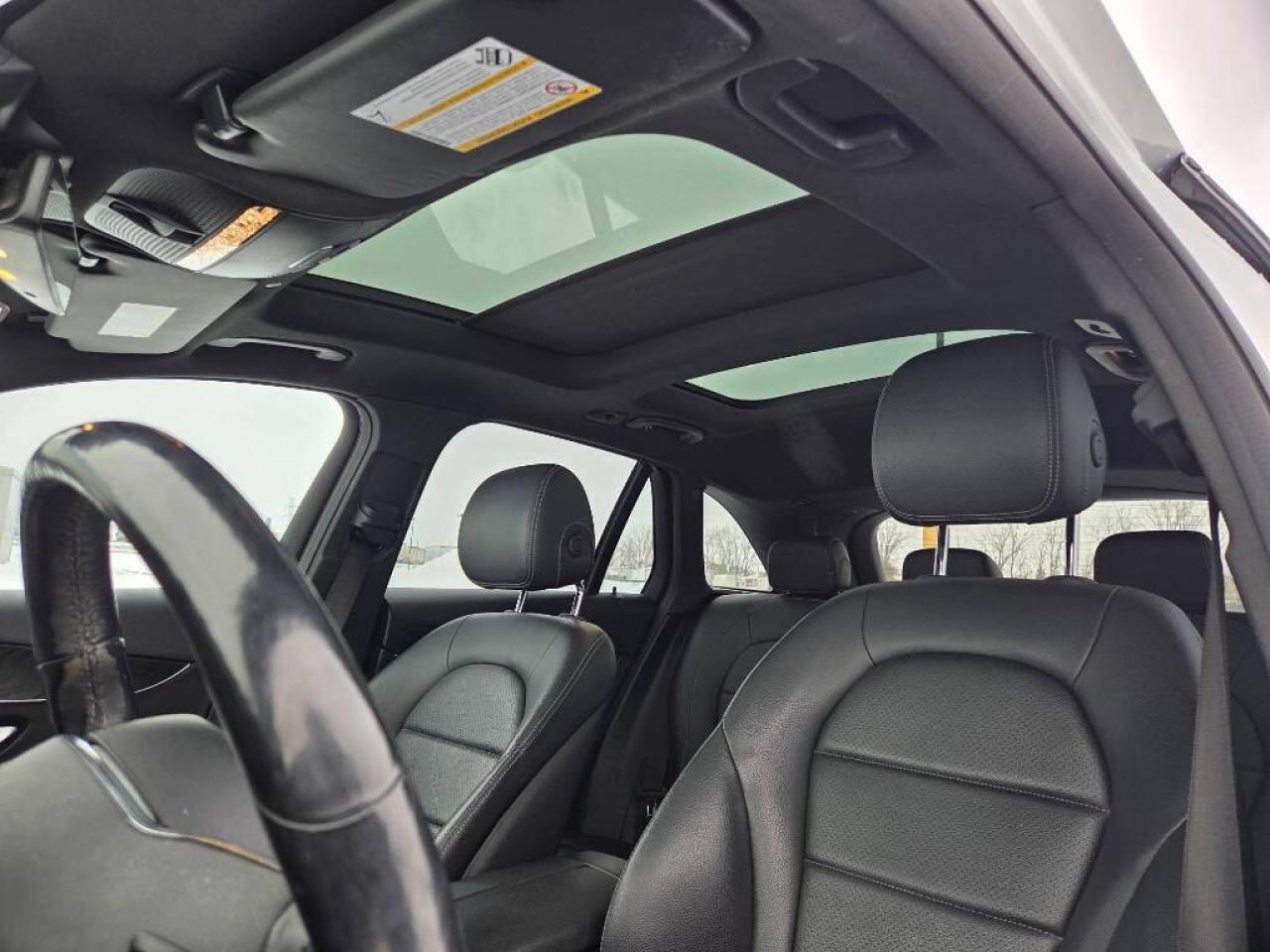 2020 Mercedes-Benz GLC300 AMG Pkg GLC 300 Clean Carfax/NAVI/Leather/Sunroof/ Photo